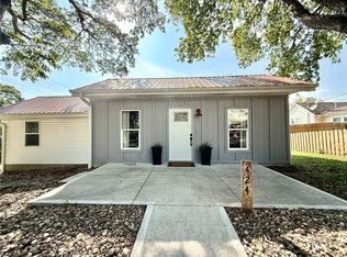 424 2nd St, Barnard, MO 64423