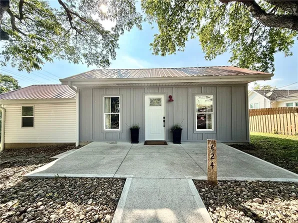 424 2nd St, Barnard, MO 64423