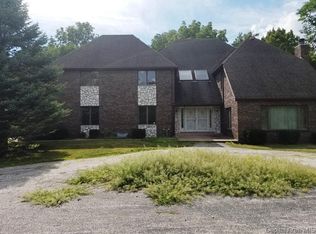 1918 Riverview Dr, Macomb, IL 61455