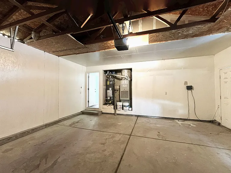 10025 Shooting Star Ct — Photo 22