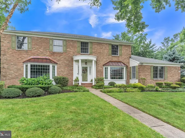 971 Princess Dr, Yardley, PA 19067