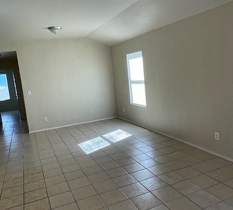 4th image of 1210 N Chaparral St Unit 2A-2B