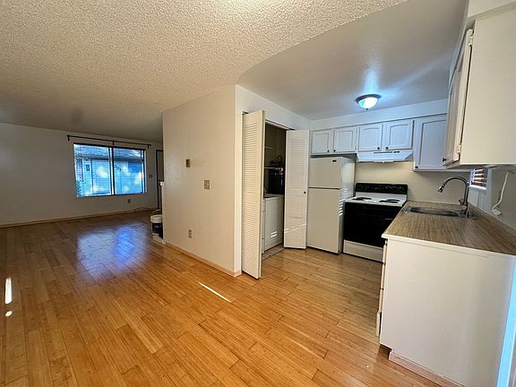 4th image of 3335-3337 SE 9th Ave #F7472173