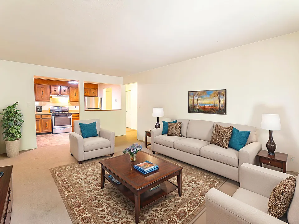 23 Country Club Dr #1036