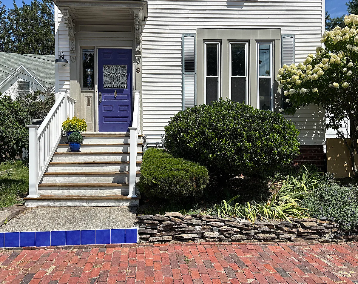 2 bed, 700 sqft, $1,950 — Photo 1