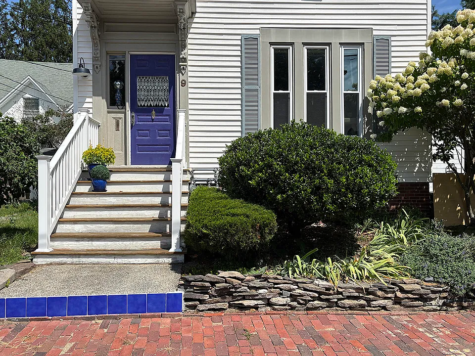 130 Leland St #1