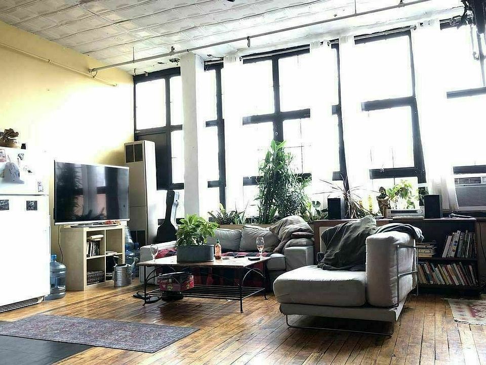 1st image of 205 McKibbin St #20