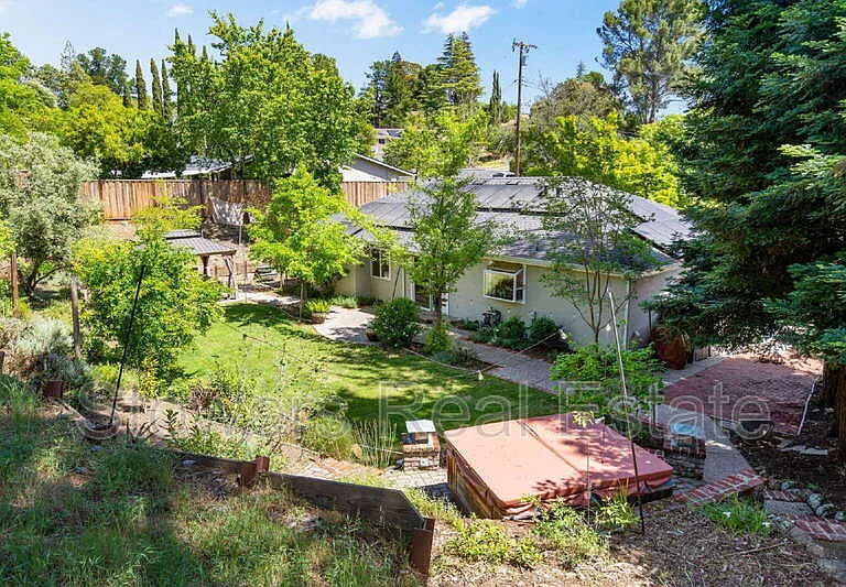 1413 Goleta Ct — Photo 27