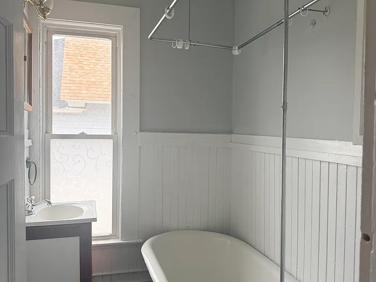 49 Elizabeth St #2 — Photo 15