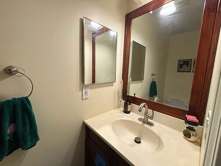 296 N Birchwood Dr — Photo 20