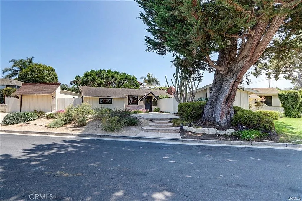 4 bed, 2223 sqft, $7,500 — Photo 1