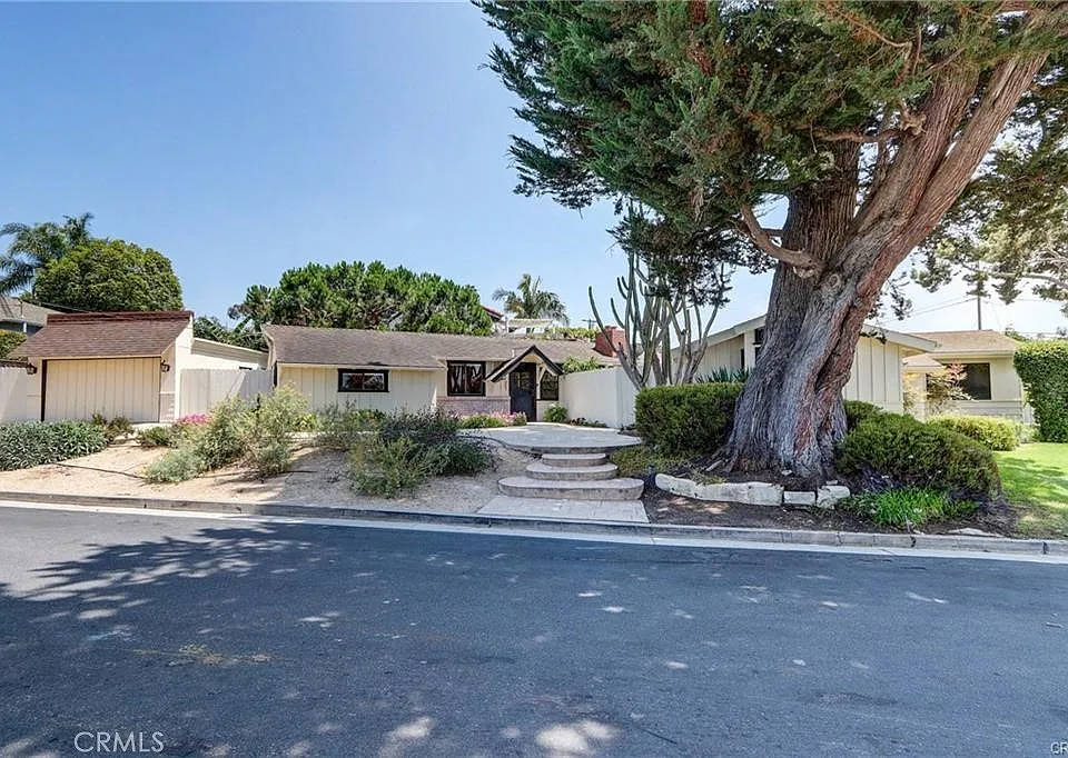 307 Avenida Sierra