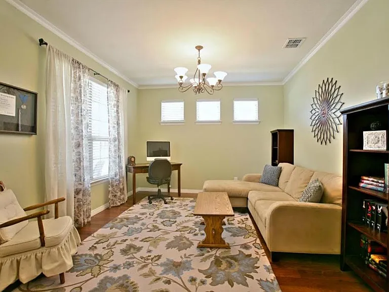 401 Bluefinch Dr — Photo 4
