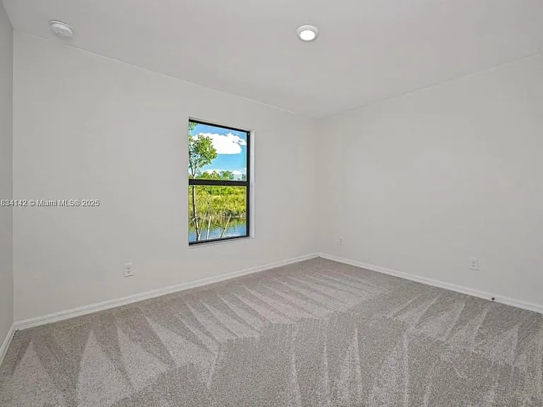 861 Winwood Cir — Photo 7