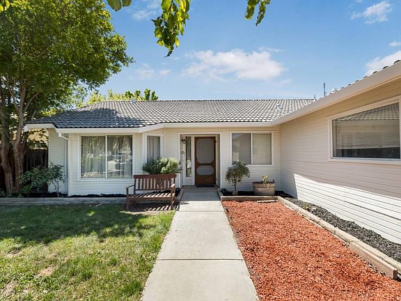 4th image of 46090 Pine Meadow Dr