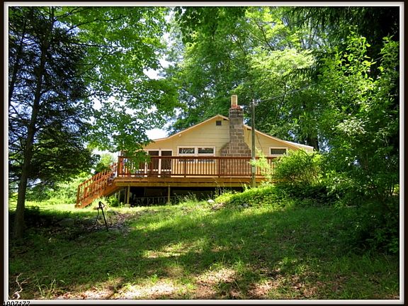 3rd image of 941 Emmons Ln