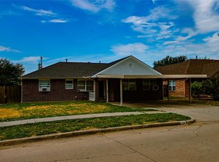 916 N Windermere Dr, Moore, OK 73160