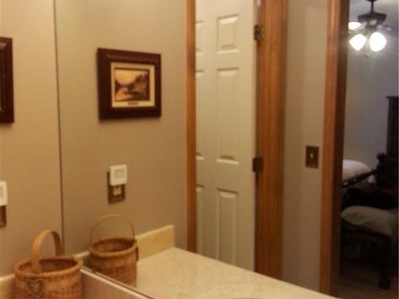 5th image of 392 Arbor Ct