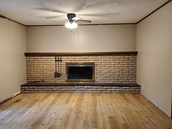 5th image of 21105 Westfarm Ct