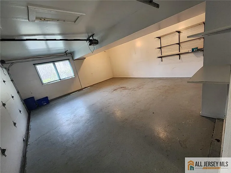 254 Sayre Dr — Photo 6