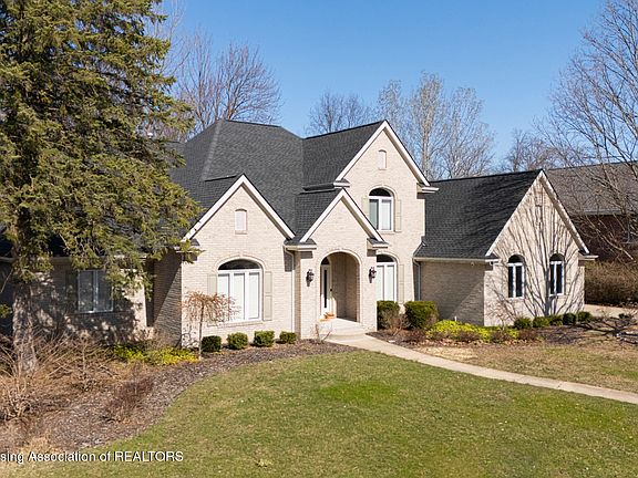 2nd image of 2002 Birch Bluff Dr