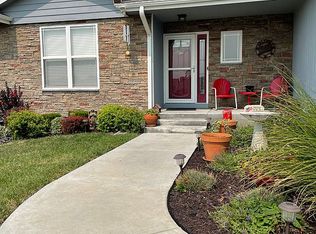 7112 SW 17th St, Topeka, KS 66615