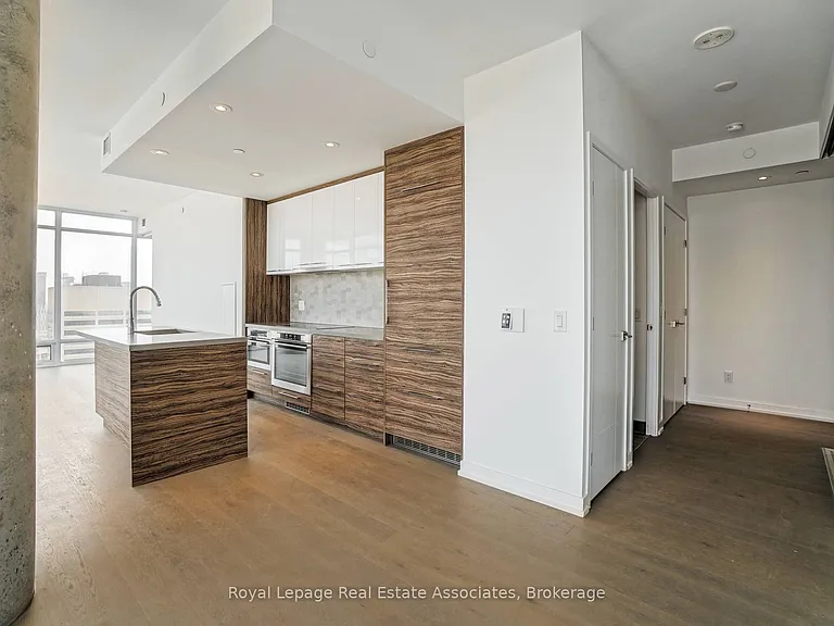 488 University Ave #2302 — Photo 20