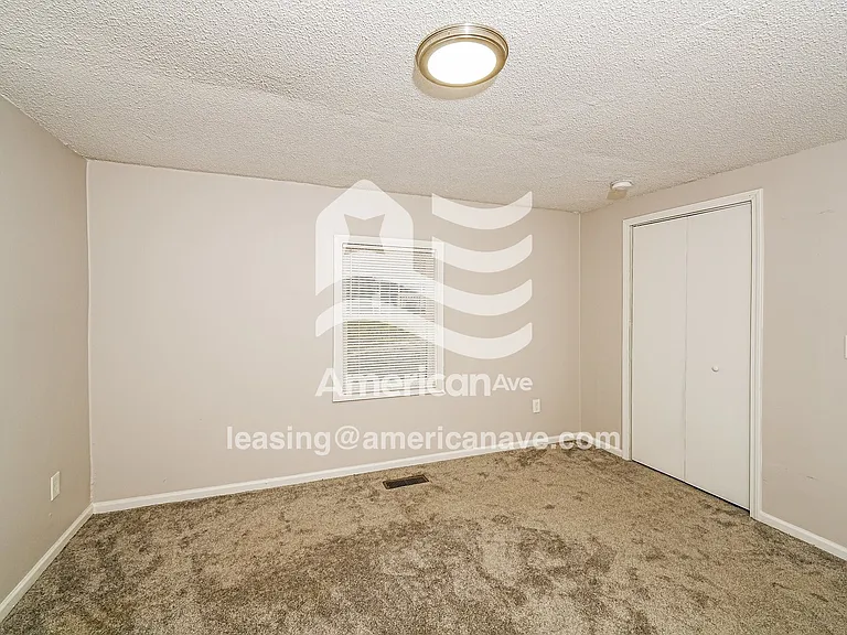 1483911_008_main_bedroom_8.jpg