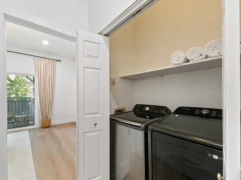 150 S Straughan Ave — Photo 32