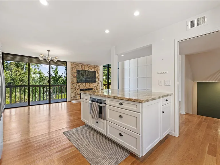 9 Heritage Ct — Photo 15