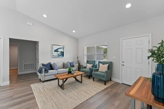 Studio, 1362 sqft, $1,650 — Photo 2