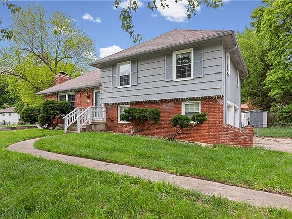 3rd image of 7617 NW Milrey Dr