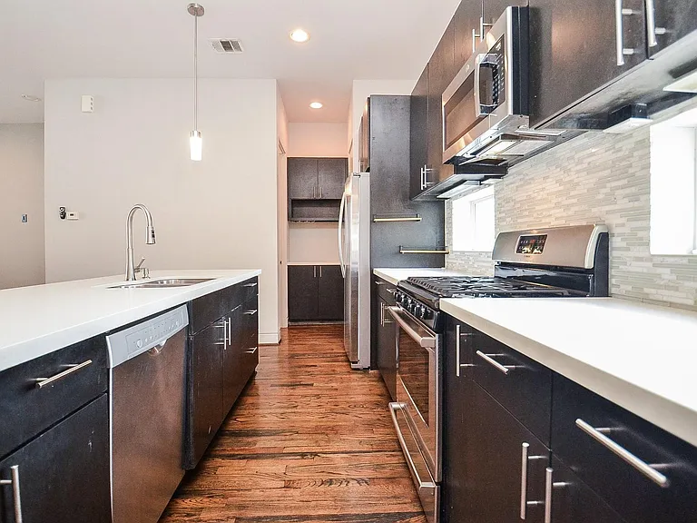 4708 Crawford St — Photo 10