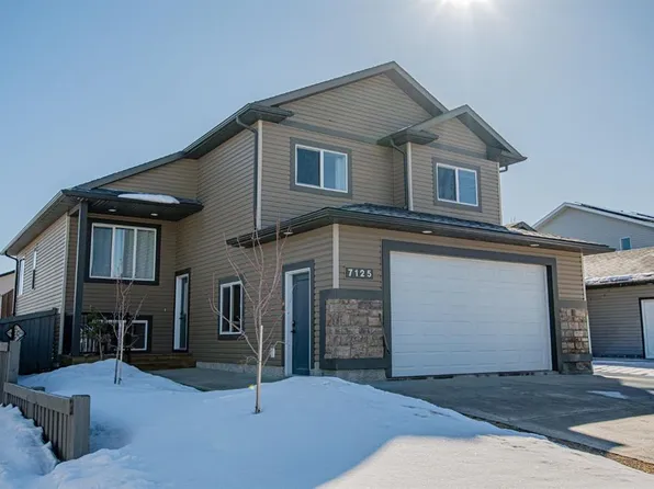 7125 W 115th St, Grande Prairie, AB T8W 0H8