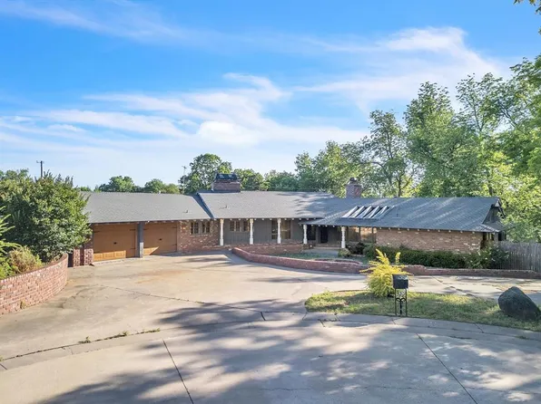 100 Maple Ln, Chickasha, OK 73018