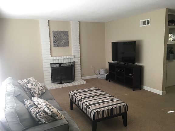 3rd image of 2984 Potter Ave