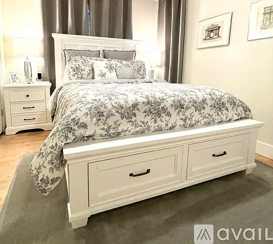 3 bed, 1100 sqft, $2,750 — Photo 3