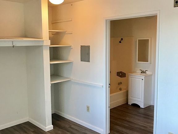 4th image of 4260 44th St APT 325