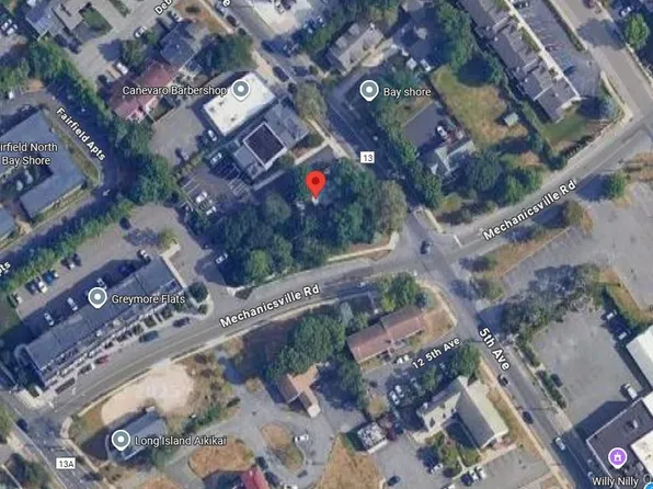 24 5th Avenue, Bay Shore, NY 11706