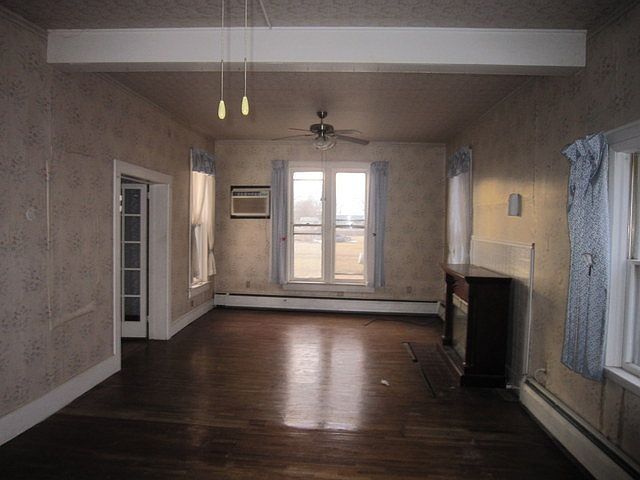 2nd image of 255 Sheriden St