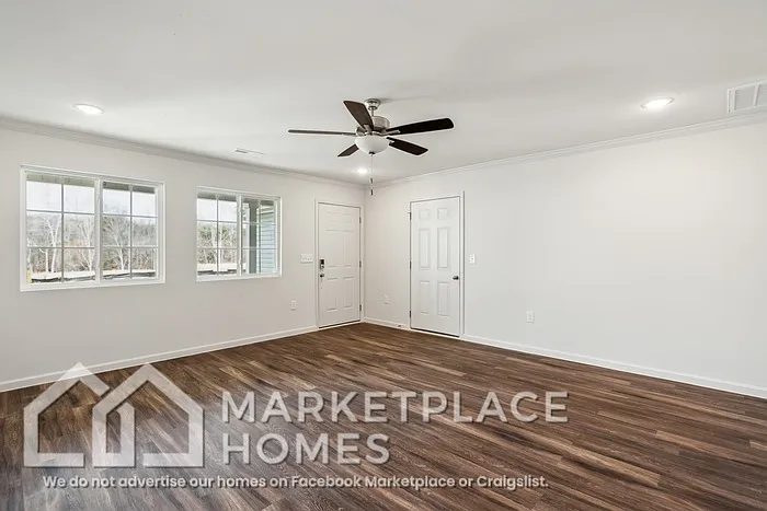 5 bed, 3.5 bath, 2712 sqft, $2,395 — Photo 4