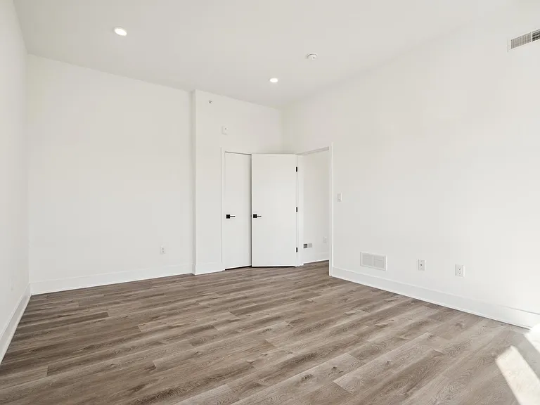 1420 Point Breeze Avenue — Photo 36