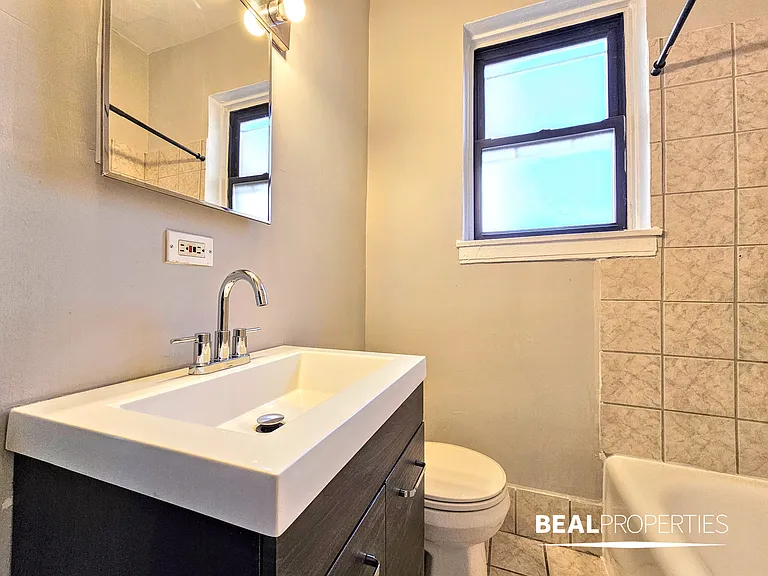 4851 North Damen — Photo 29