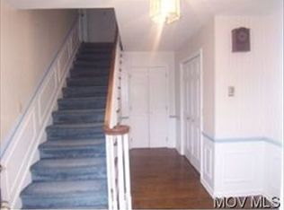 4 Crestview Dr, Vienna, WV
