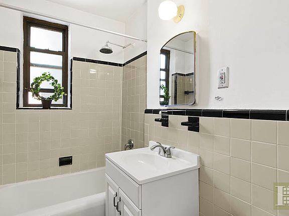 3rd image of 525 W 235th St APT 5A