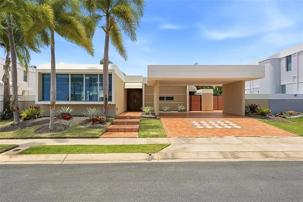 3 bed, 2.0 bath, 2000 sqft, $3,795 — Photo 1