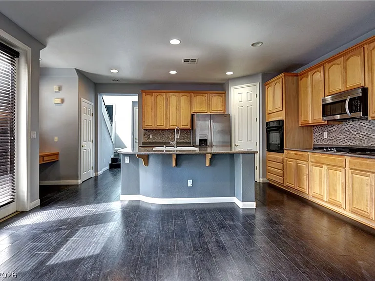 10471 Foggy Glen Ave — Photo 9