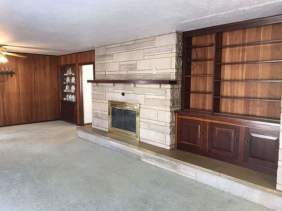 5th image of 323 W North St