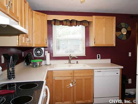 4th image of 8295 Larkspur Dr