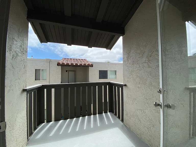Adams Street Apartments — Photo 8